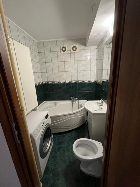 Gara de Nord, Stradal Hotel Astoria