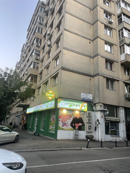 Gara de Nord, Stradal Hotel Astoria